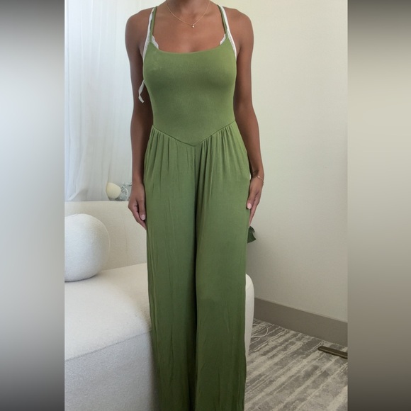 Green breathable/stretchy jumpsuit - Picture 2 of 5
